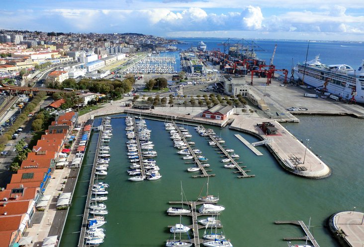 Lis port-1789875_1280.jpg